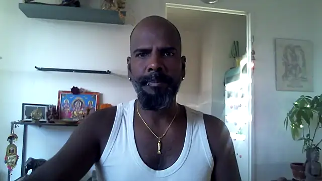 Snapshot of frenchblackc31 chatting on 10-15-25, 04:18 frenchblackc31 online show from 10-15-25, 04:18