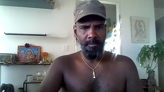 Snapshot of frenchblackc31 chatting on 10-16-25, 04:08 frenchblackc31 online show from 10-16-25, 04:08