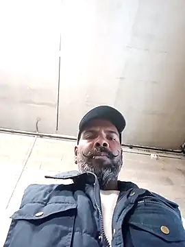 Snapshot of frenchblackc31 chatting on 10-21-25, 02:40 frenchblackc31 online show from 10-21-25, 02:40