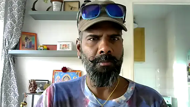 Snapshot of frenchblackc31 chatting on 11-16-25, 03:06 frenchblackc31 online show from 11-16-25, 03:06