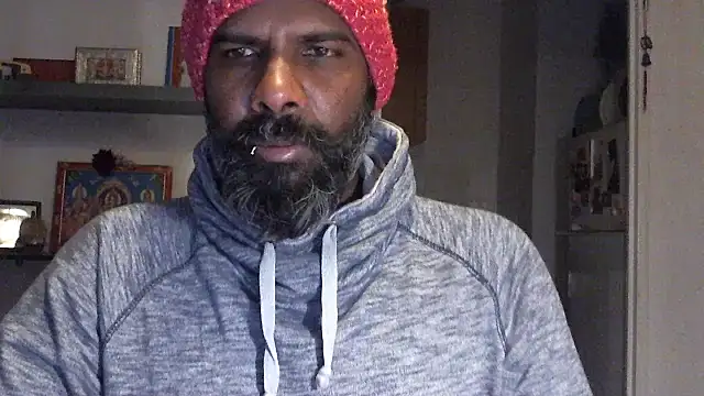 Snapshot of frenchblackc31 chatting on 11-21-25, 05:44 frenchblackc31 online show from 11-21-25, 05:44