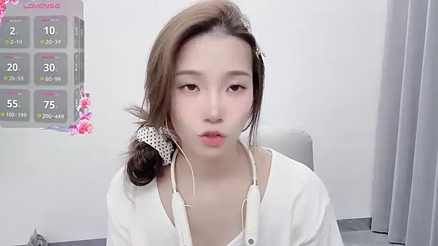 Snapshot of yuyu_77 chatting on 09-14-25, 04:06 yuyu 77 online show from 09-14-25, 04:06