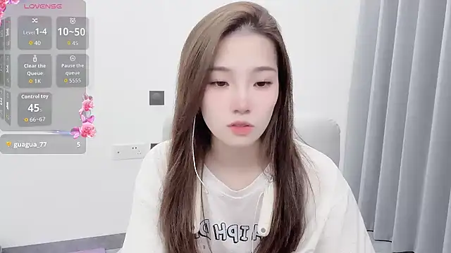 Snapshot of yuyu_77 chatting on 09-15-25, 06:41 yuyu 77 online show from 09-15-25, 06:41