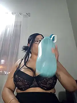 MadamPinky online show from 11-17-25, 07:41