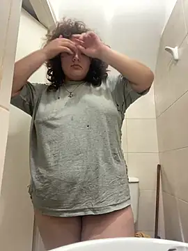 Snapshot of Solangerulo_ chatting on 02-24-26, 07:17 Solangerulo online show from 02-24-26, 07:17