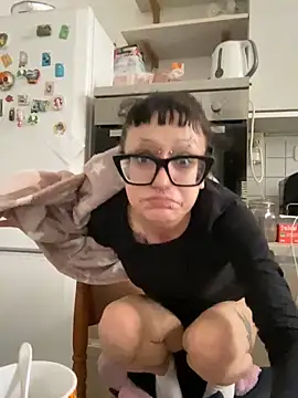 Snapshot of severingratty chatting on 10-25-25, 06:54 severingratty online show from 10-25-25, 06:54