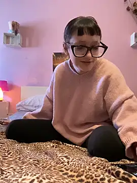 Snapshot of severingratty chatting on 11-10-25, 08:13 severingratty online show from 11-10-25, 08:13