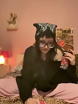 Snapshot of severingratty chatting on 11-13-25, 11:14 severingratty online show from 11-13-25, 11:14