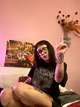 Snapshot of severingratty chatting on 11-20-25, 11:48 severingratty online show from 11-20-25, 11:48