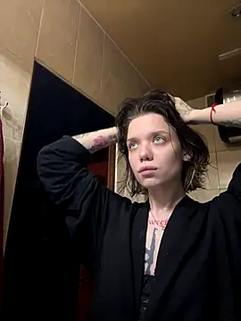 enchanting chloe online show from 10-10-25, 05:45