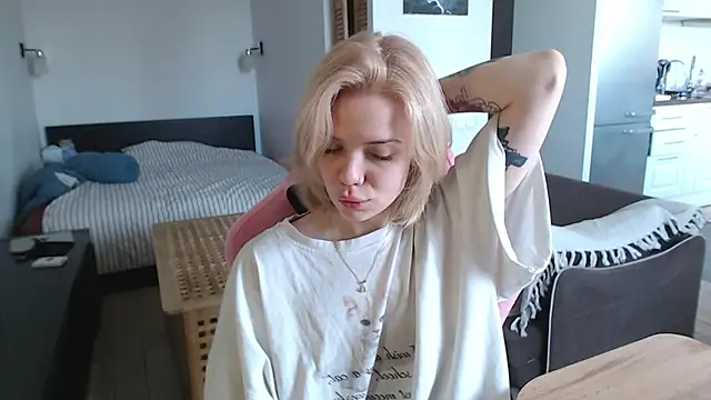 enchanting chloe online show from 03-19-26, 08:40