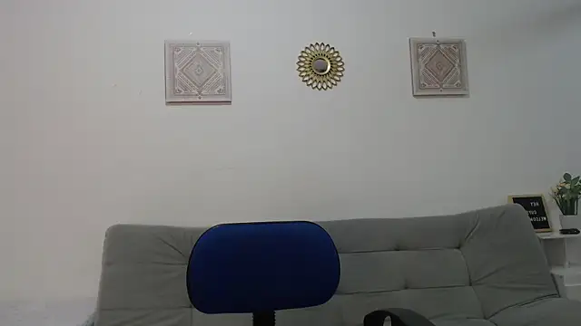 Samanta Monroe online show from 10-19-25, 04:07