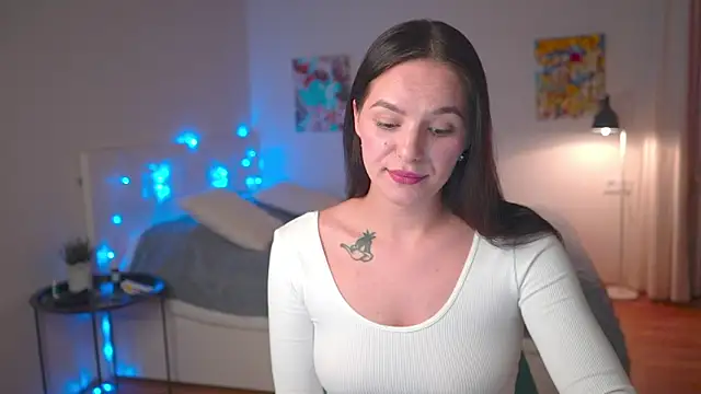 EwelynScott online show from 10-13-25, 06:19