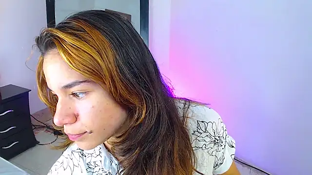 miascarlet 16 online show from 01-14-26, 07:41