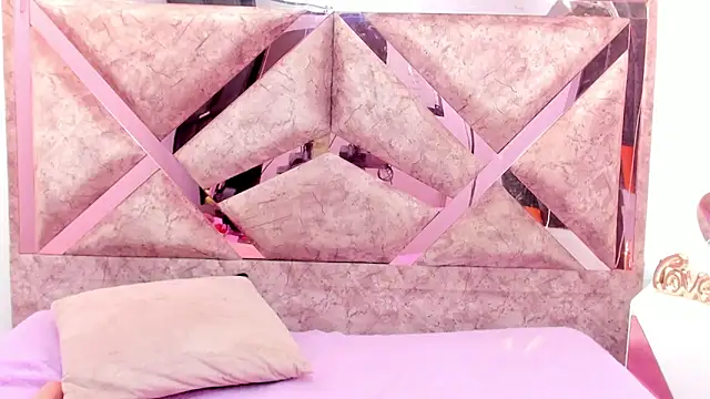 AnnieRamirez online show from 11-13-25, 01:15