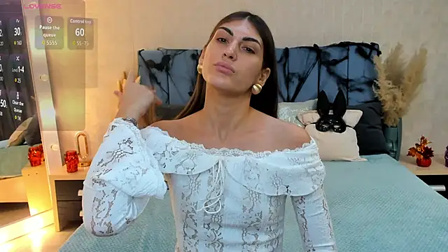 MaggieTurner online show from 10-23-25, 02:00