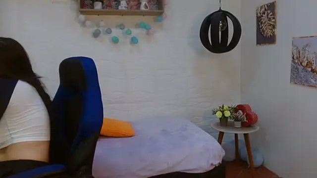 tulunaroja online show from 10-14-25, 08:53