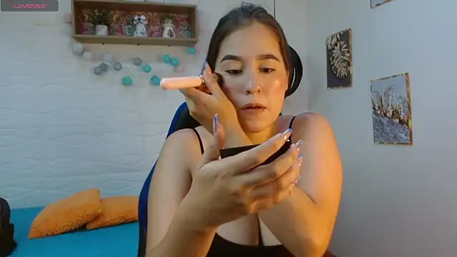 tulunaroja online show from 11-21-25, 08:07