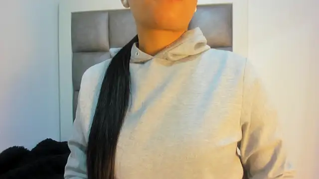 Mia lopez   online show from 10-17-25, 11:57