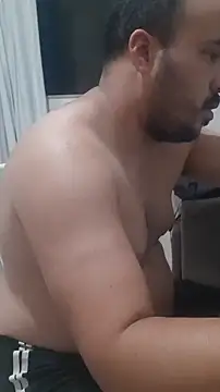 Snapshot of Urso_Nerd chatting on 10-28-25, 03:32 Urso Nerd online show from 10-28-25, 03:32