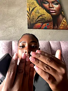 Snapshot of britanyxxs chatting on 11-21-25, 01:10 britanyxxs online show from 11-21-25, 01:10