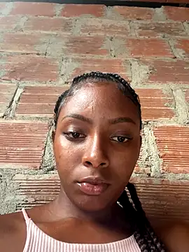 Snapshot of britanyxxs chatting on 11-24-25, 07:35 britanyxxs online show from 11-24-25, 07:35