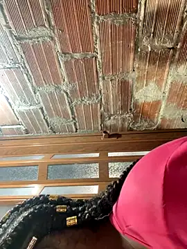 Snapshot of britanyxxs chatting on 11-30-25, 01:37 britanyxxs online show from 11-30-25, 01:37