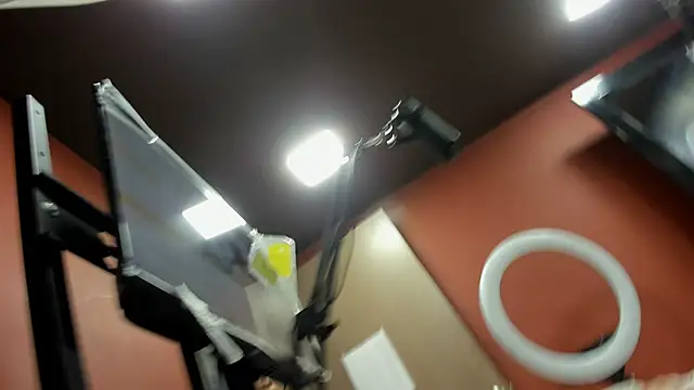 miss   taylor online show from 10-31-25, 02:34