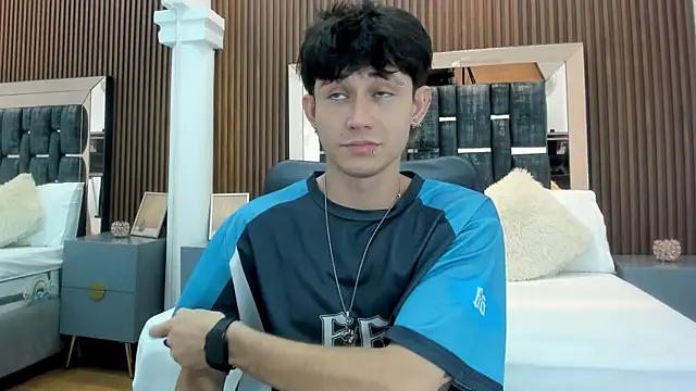 Michael blue online show from 03-12-26, 07:31