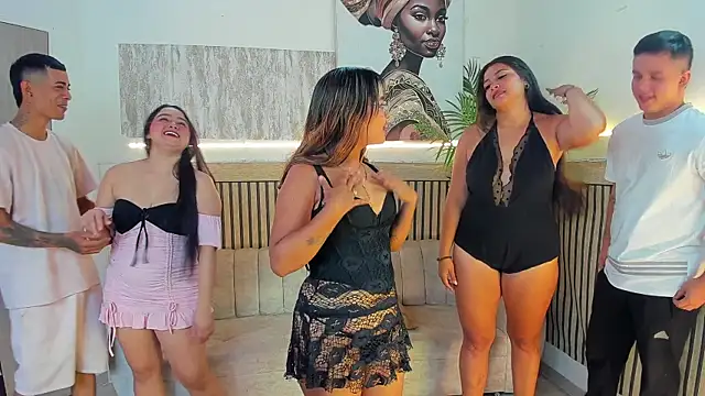 Snapshot of stangirls_ chatting on 12-16-25, 01:16 stangirls online show from 12-16-25, 01:16