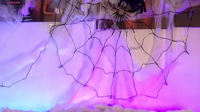 Snapshot of AlysonHuxley_ chatting on 11-02-25, 04:53 AlysonHuxley online show from 11-02-25, 04:53