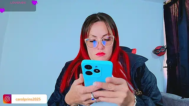 carolinhe  online show from 10-04-25, 07:34