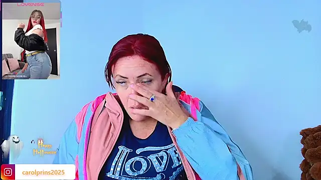 carolinhe  online show from 10-28-25, 07:38