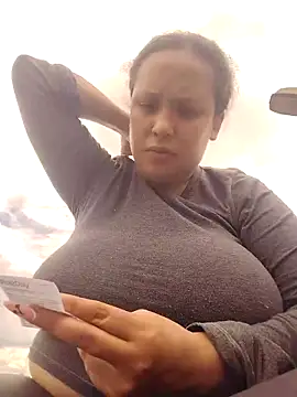 Snapshot of You-sexy-starr chatting on 10-11-25, 04:27 You-sexy-starr online show from 10-11-25, 04:27