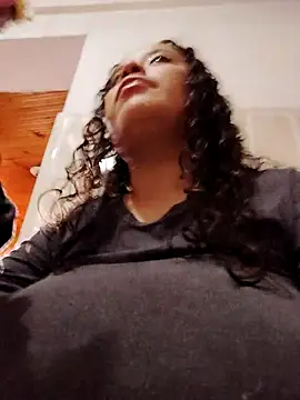 Snapshot of You-sexy-starr chatting on 10-12-25, 05:01 You-sexy-starr online show from 10-12-25, 05:01