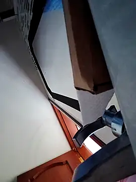 Snapshot of You-sexy-starr chatting on 11-08-25, 05:01 You-sexy-starr online show from 11-08-25, 05:01