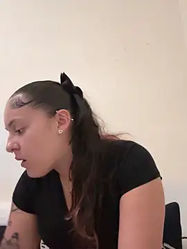 babykalirose online show from 10-31-25, 04:02