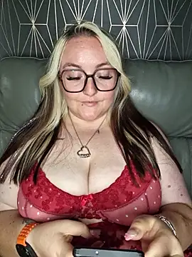 Snapshot of BBW_Diamond_xox chatting on 09-27-25, 11:43 BBW Diamond xox online show from 09-27-25, 11:43