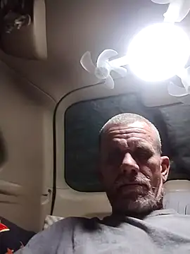 Snapshot of helldonk chatting on 10-23-25, 12:21 helldonk online show from 10-23-25, 12:21