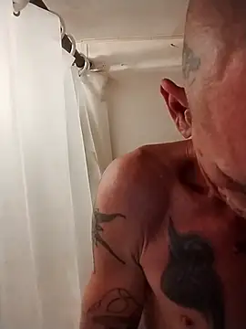 Snapshot of helldonk chatting on 11-30-25, 01:20 helldonk online show from 11-30-25, 01:20