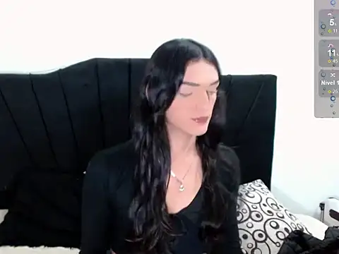 Snapshot of x_isabella_x chatting on 10-18-25, 07:20 x isabella x online show from 10-18-25, 07:20