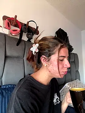 AllieYourGirl online show from 11-29-25, 02:31