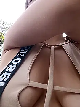 Arii collins1 online show from 10-20-25, 02:06