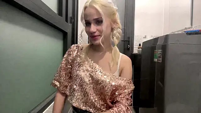 Snapshot of fancy_angel chatting on 12-16-25, 01:27 fancy angel online show from 12-16-25, 01:27