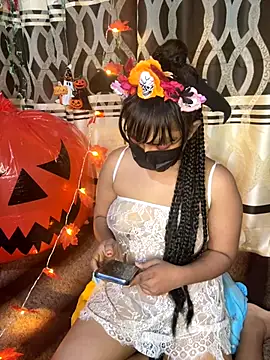 Ariana  Marie online show from 10-27-25, 09:30