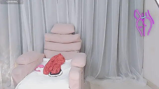 Snapshot of 55wlwlwl chatting on 12-15-25, 12:26 55wlwlwl online show from 12-15-25, 12:26