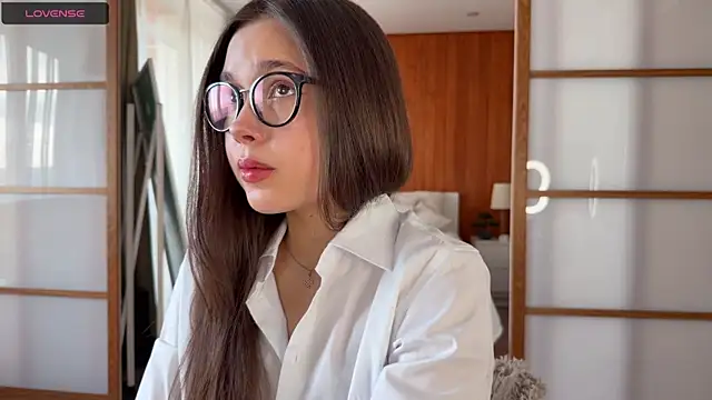 Snapshot of PlumyBun chatting on 11-22-25, 04:22 PlumyBun online show from 11-22-25, 04:22