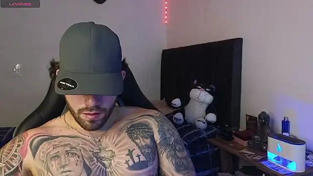 Snapshot of Ades_Lowe chatting on 03-03-26, 05:02 Ades Lowe online show from 03-03-26, 05:02