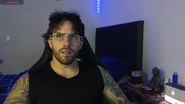 Snapshot of Ades_Lowe chatting on 03-12-26, 06:08 Ades Lowe online show from 03-12-26, 06:08