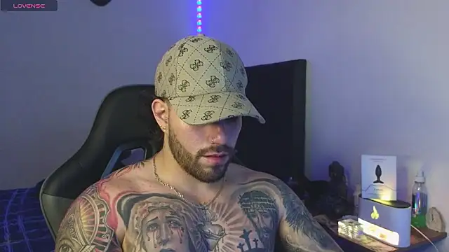 Snapshot of Ades_Lowe chatting on 03-13-26, 04:52 Ades Lowe online show from 03-13-26, 04:52